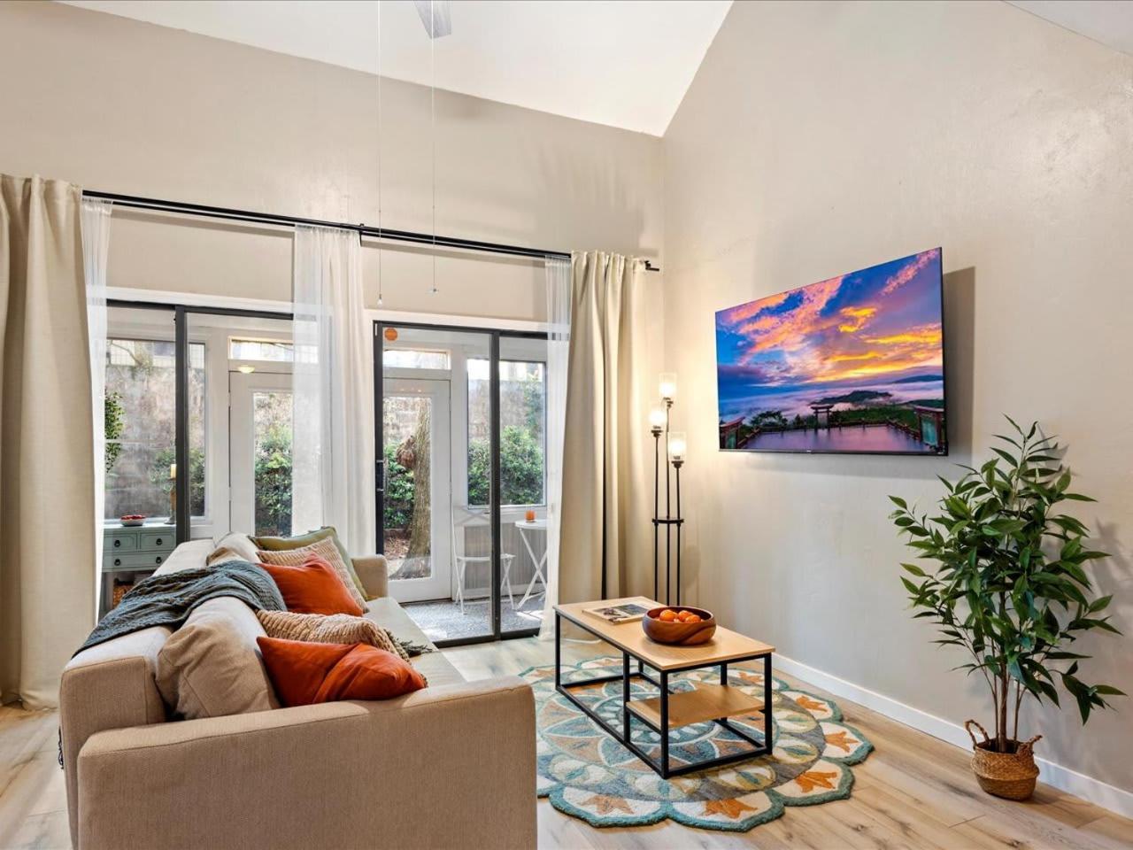 Artist'S Tower Townhome Just Renovated W Loft Gainesville Dış mekan fotoğraf