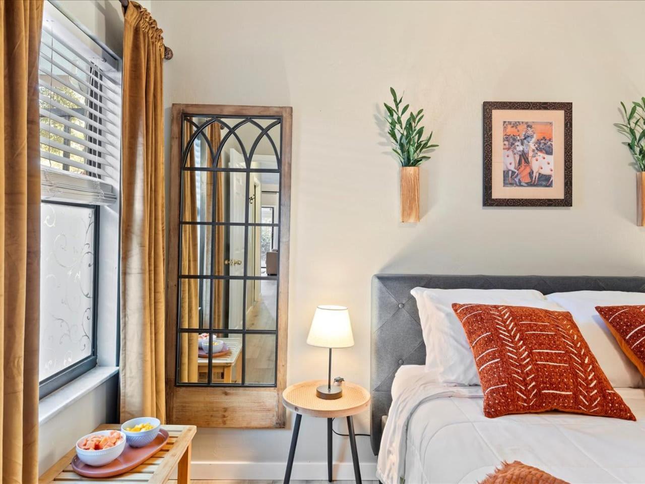 Artist'S Tower Townhome Just Renovated W Loft Gainesville Dış mekan fotoğraf